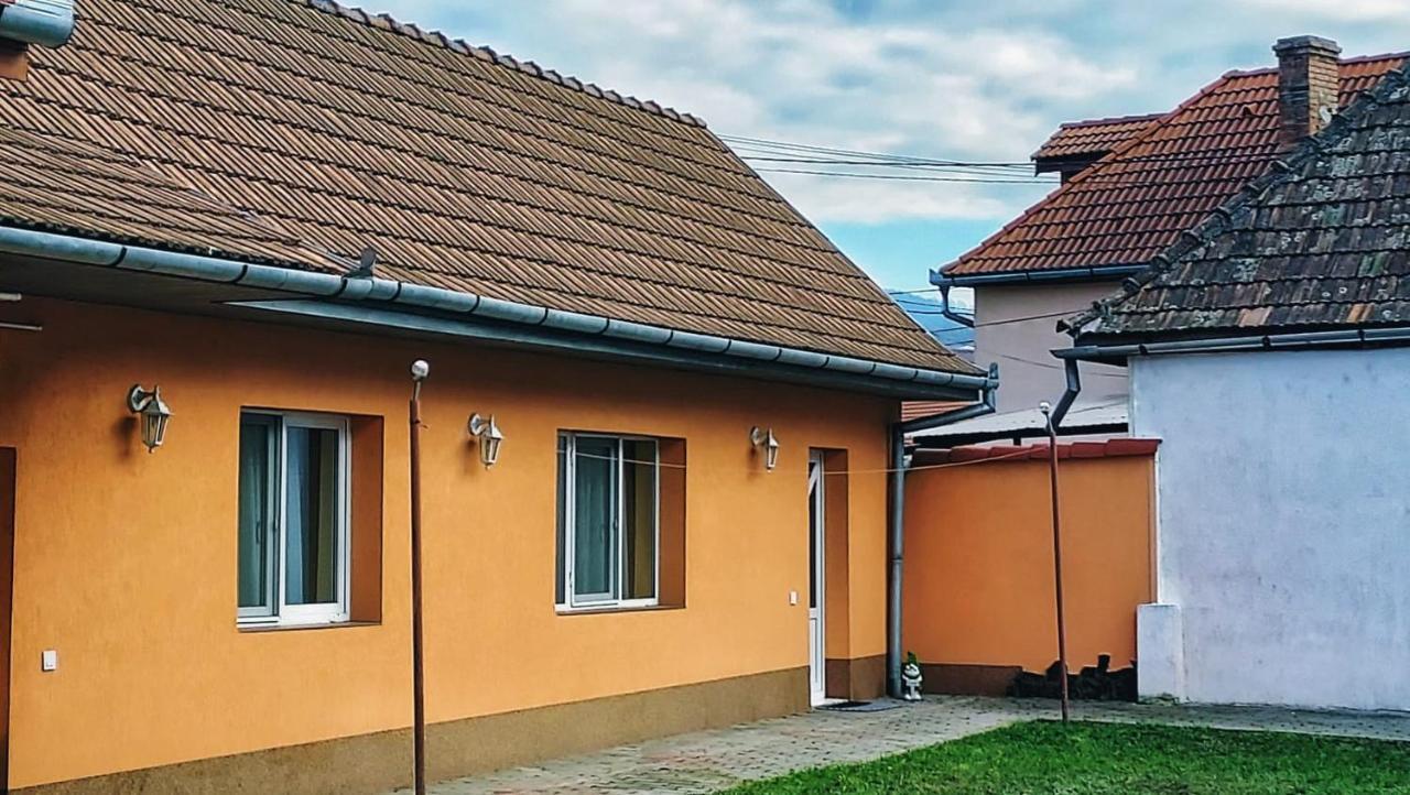 Lightning Vacation House Сигишоара Экстерьер фото